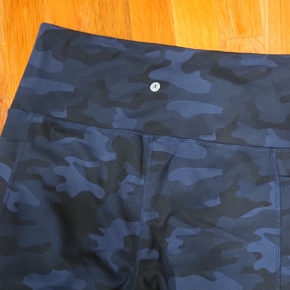 Danskin Navy Camouflage Womens Leggings Activewear Size Large - Picture 4 of 4